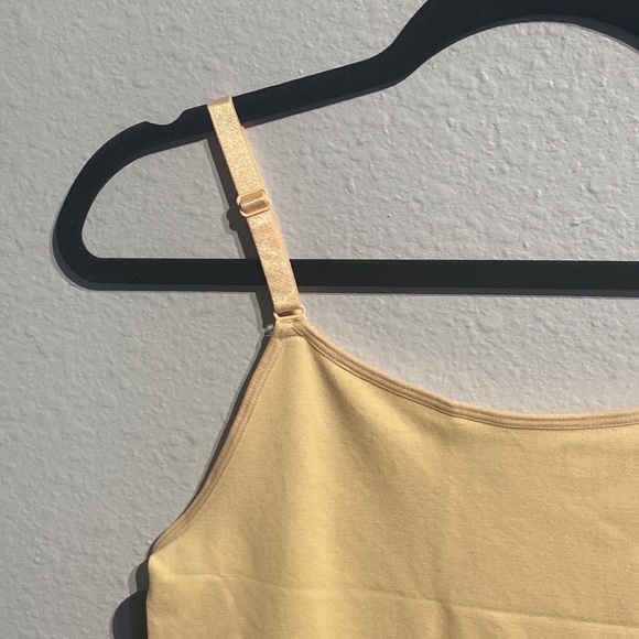 ๐ Shapewear Tank/cami; Empetua Adjustable straps - Picture 3 of 8